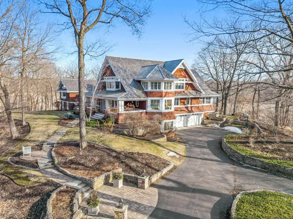 2875 Gale Rd, Wayzata, MN 55391