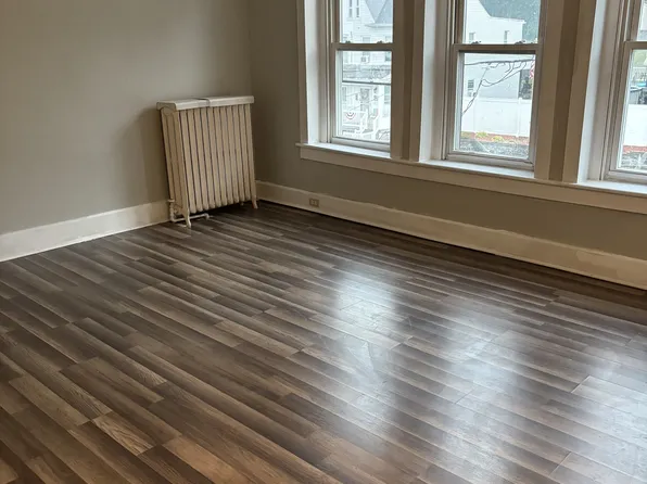 863 W Spruce St, Coal Township, PA 17866