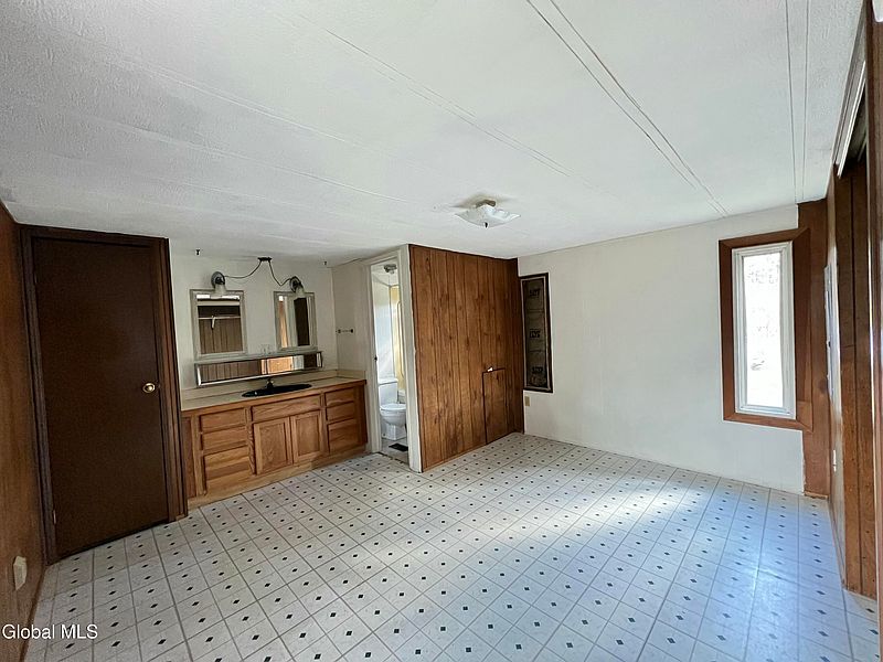 2nd image of 68 Heath Road