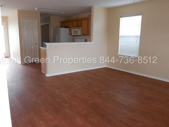 2nd image of 2822 Deerfern Ln