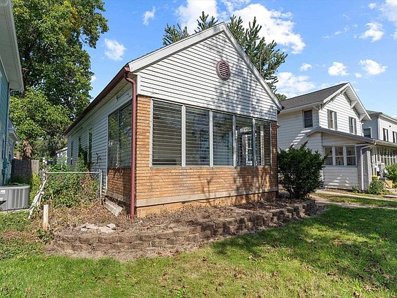 2nd image of 413 Tonti St