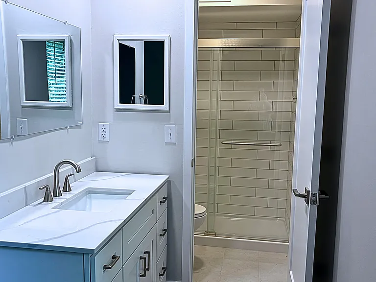 3201 Erie Ave #5 — Photo 9
