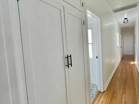 2nd image of 643 S Cloverdale Ave #5