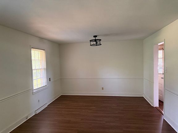 5th image of 6111 W Friendly Ave