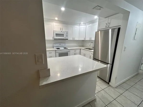 815 SW 30th St APT J, Fort Lauderdale, FL 33315
