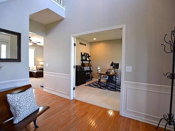 4th image of 16737 Colfax Ln