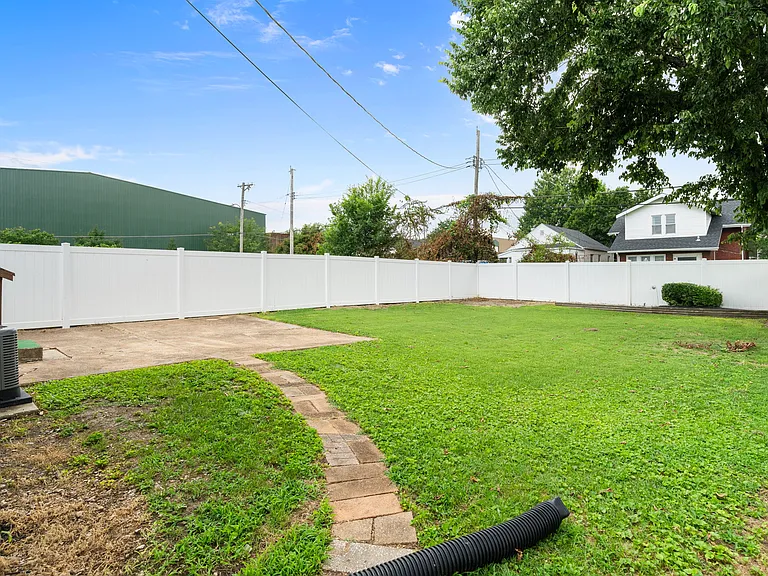 7921 W Bruno Ave — Photo 23