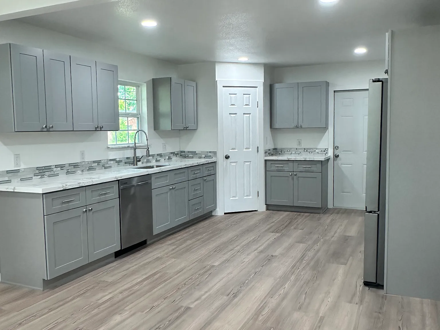 3 bed, 1539 sqft, $1,900 — Photo 2