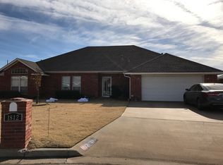 1812 Hunter Pointe Cir, Altus, OK 73521