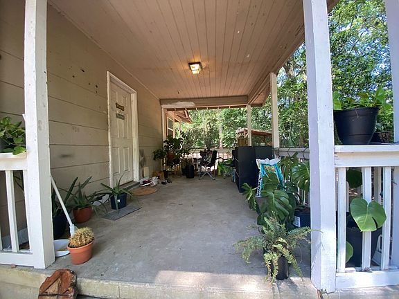 2nd image of 1725 Airport Dr