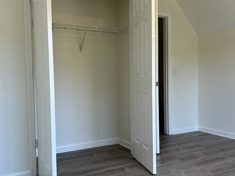 125 Sampson Ct — Photo 4