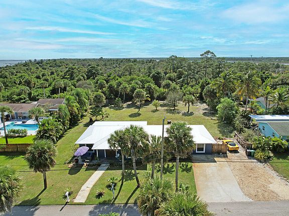 2nd image of 105 Main Street