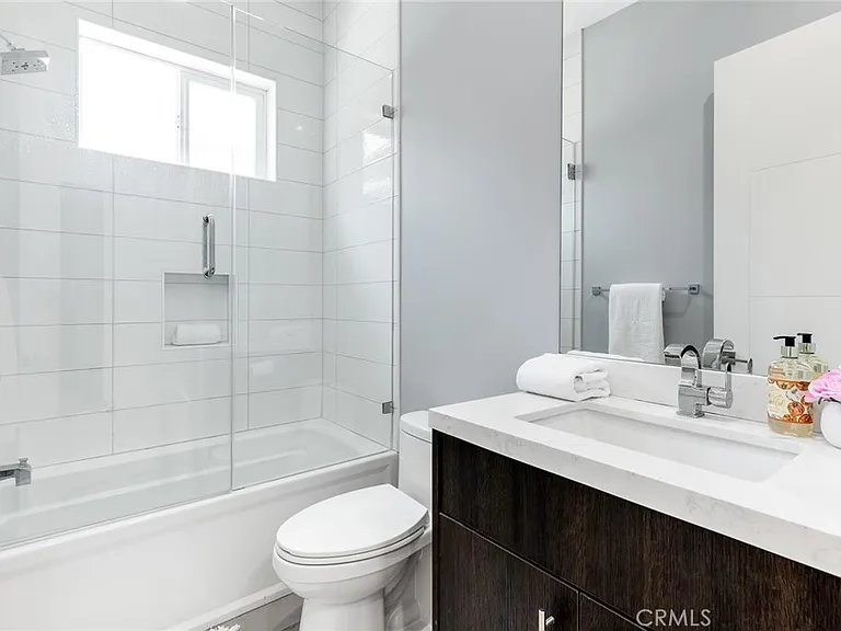 12606 Emelita St — Photo 12