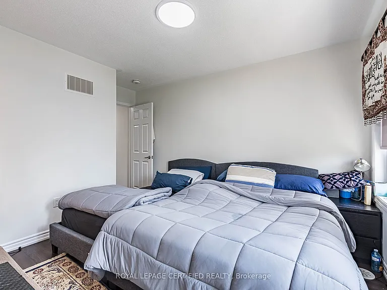 581 Allport Gate — Photo 32