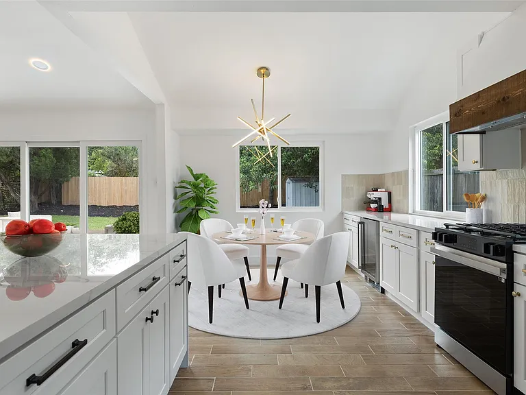 1111 Spearson Ln — Photo 37