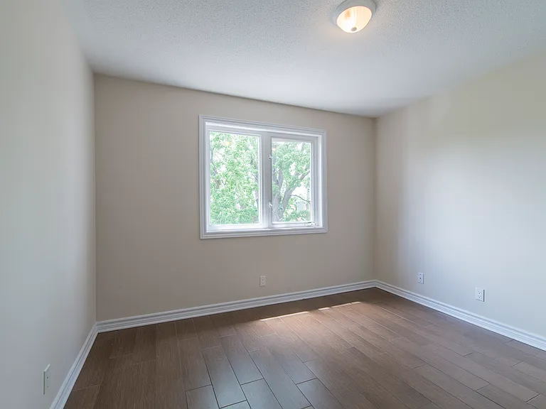 1662 Russell Rd — Photo 7