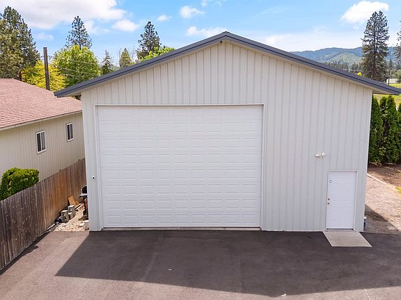4th image of 10222 E 26th Ave