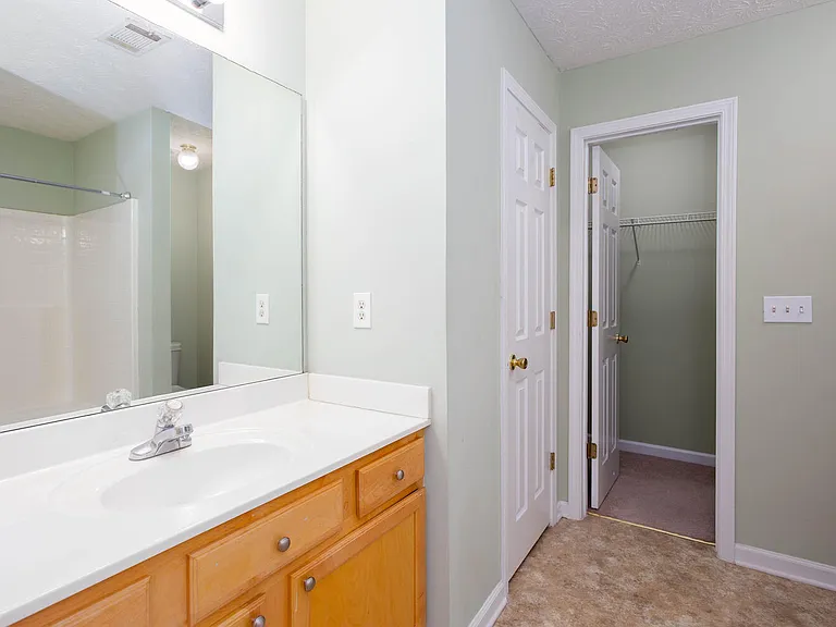 2946 Greyhawk Ln — Photo 18