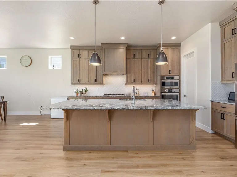 5562 S Zaivcla Ave — Photo 6