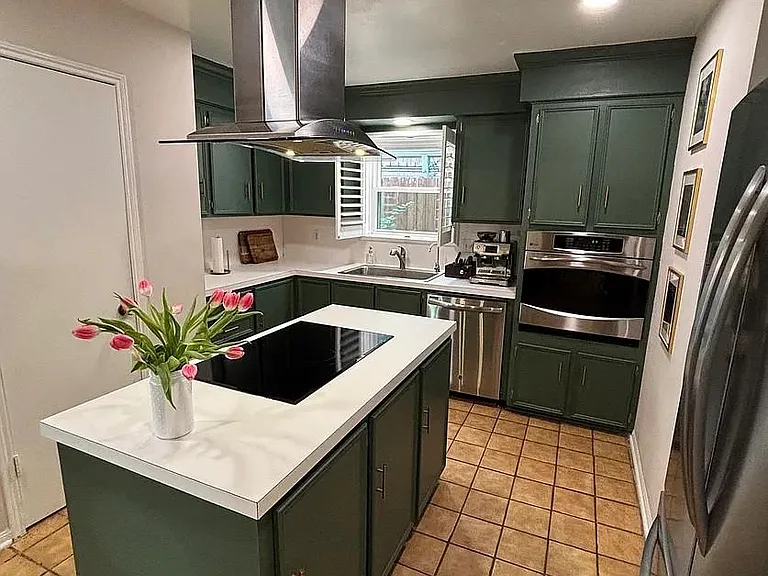 13814 Piping Rock Ln — Photo 3