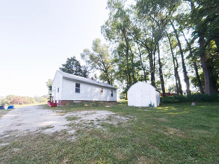 302 Porter Ave — Photo 15