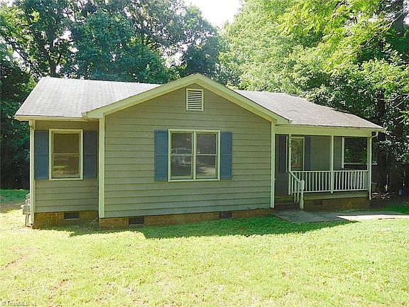 4th image of 2710 Leo Dr Lot A