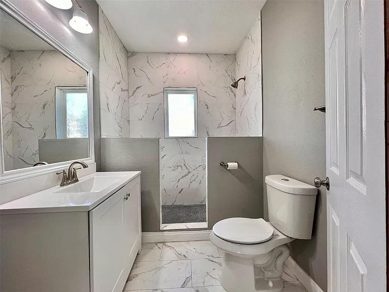 4106 Robertson St — Photo 13