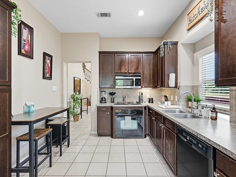 8304 Timberbrook Ln — Photo 8