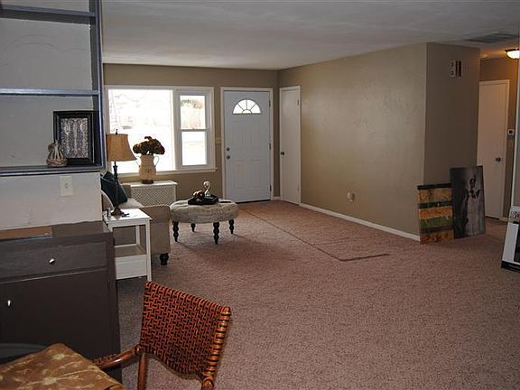 5th image of 2003 S Linden Ave