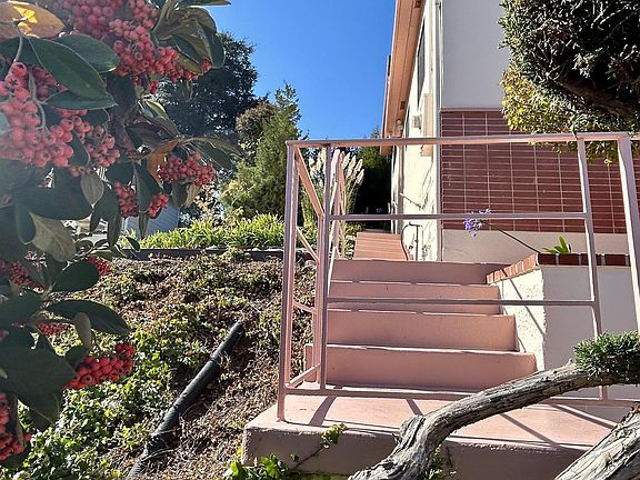 4th image of 767 Mesa Way