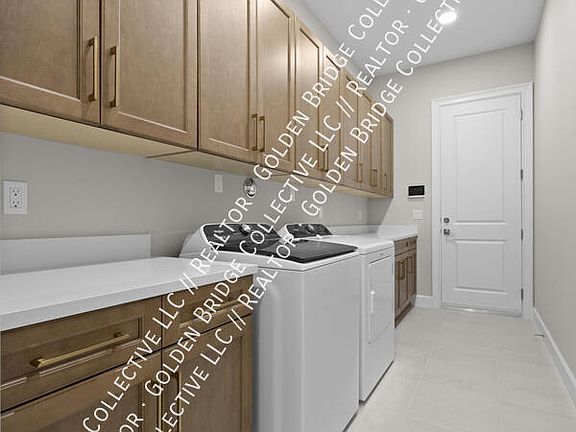 3rd image of 5741 Beechnut Dr