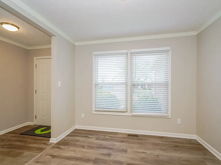 3124 Eastpointe Dr — Photo 6