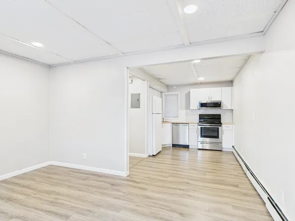 246 E 7th Ave APT 7, North Pole, AK 99705