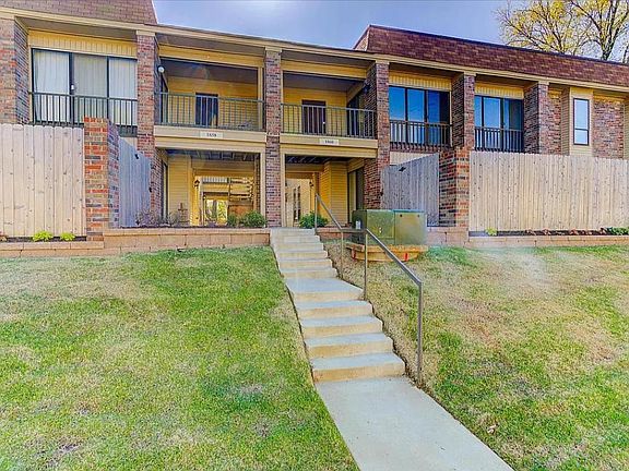 2nd image of 1860 Poplar Woods Cir W