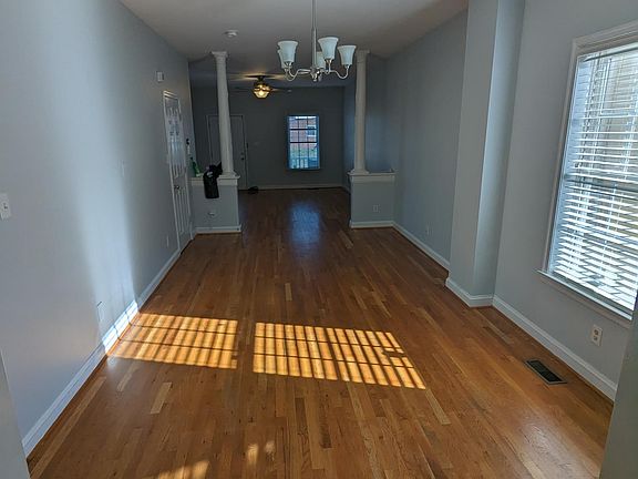 5th image of 2221 Cedar St