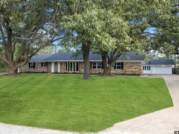 810 Pineland Ln, Lindale, TX 75771