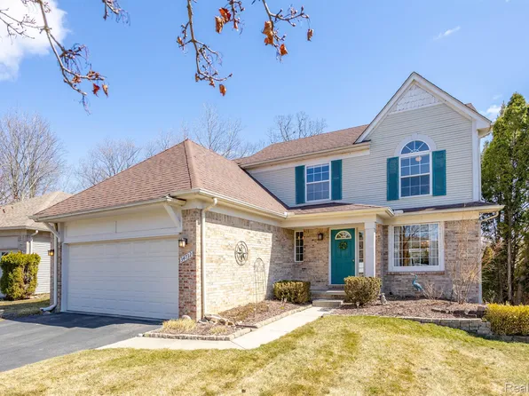 34732 Pennington Dr, Farmington Hills, MI 48335