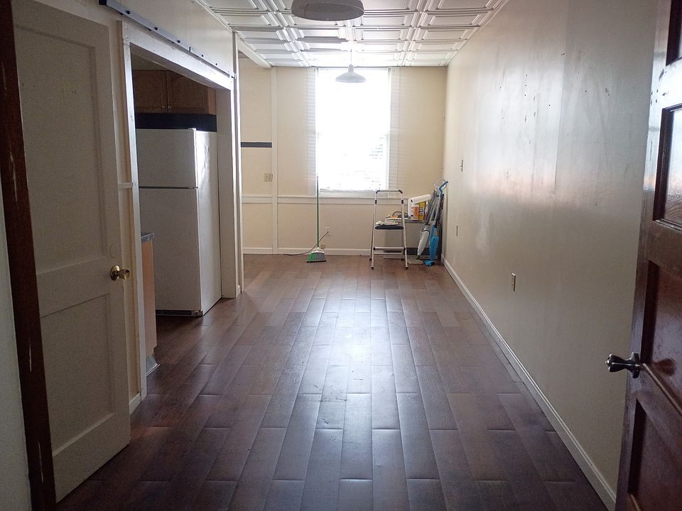 1st image of 18 West St #1