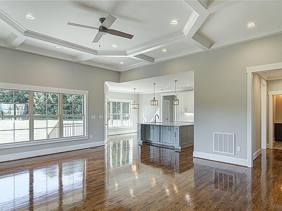 4th image of 8312 Hunters Dr