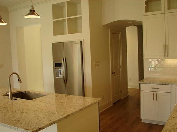 5th image of 353 Carrollton Ave