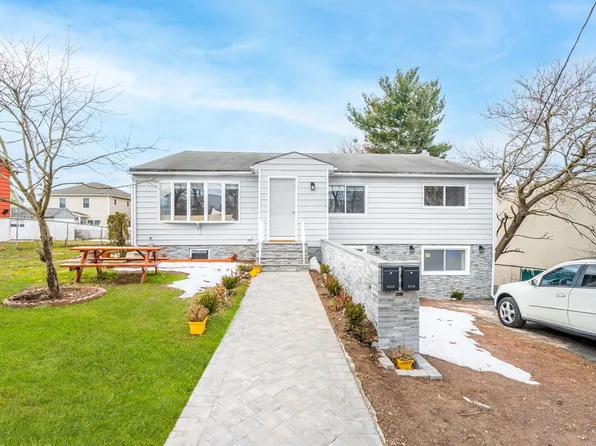 25 Helen St #1, Secaucus, NJ 07094