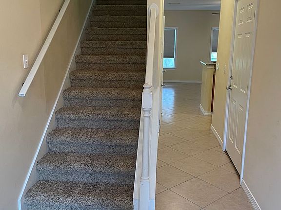 3rd image of 862 Fairview Dr APT B