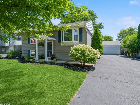 281 Maplewood Dr, Antioch, IL 60002