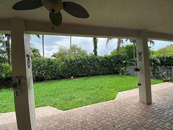 5th image of 701 Sunflower Cir