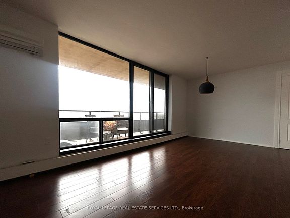 4th image of 2929 Aquitaine Ave #905