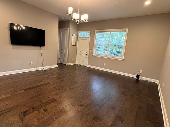 3rd image of 10333 Sawmill Rd