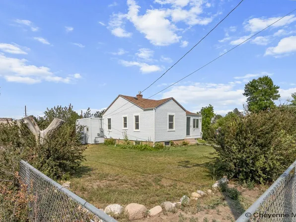1318 Cherry St, Cheyenne, WY 82007
