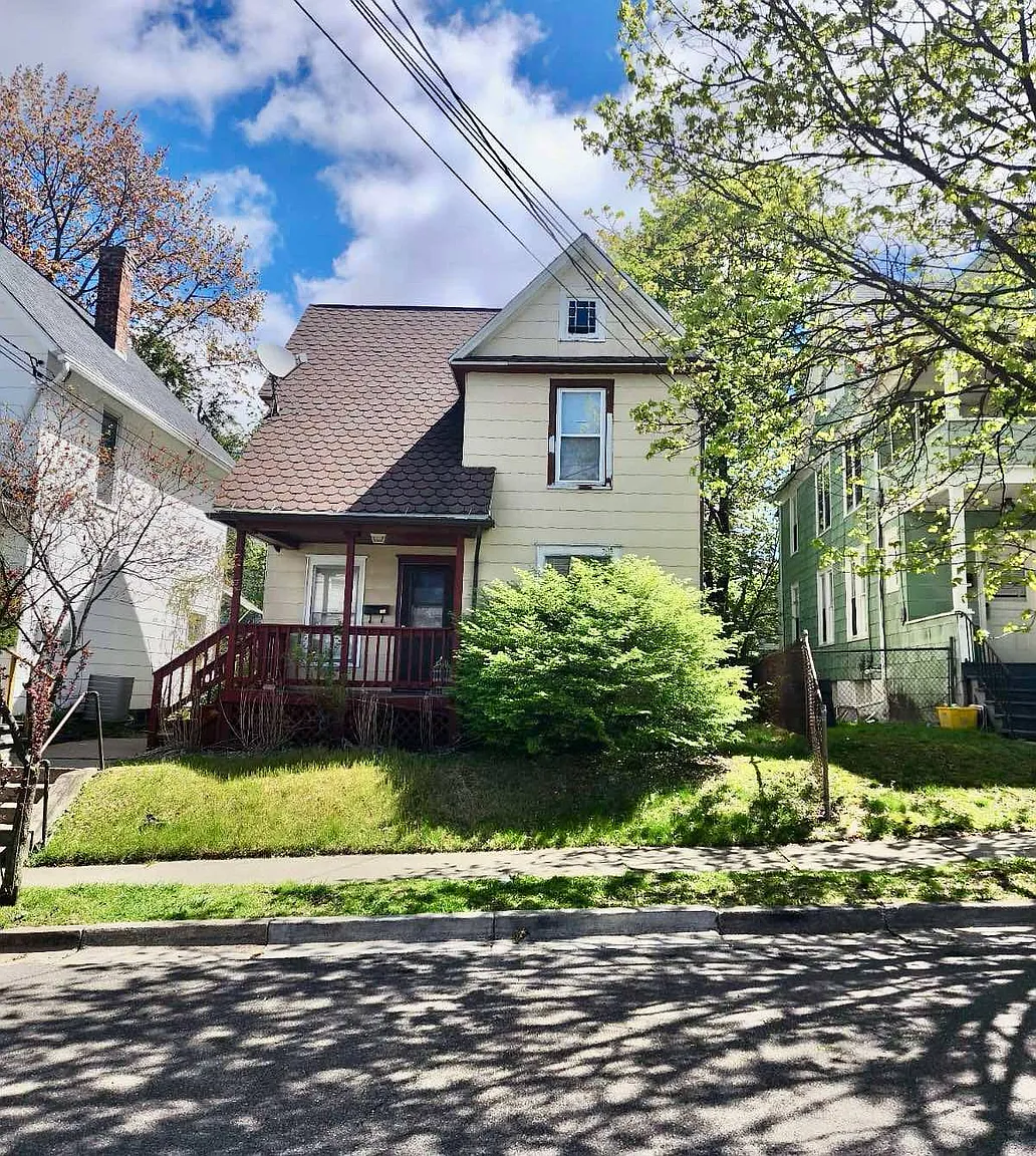 46 Saint John Ave photo 1