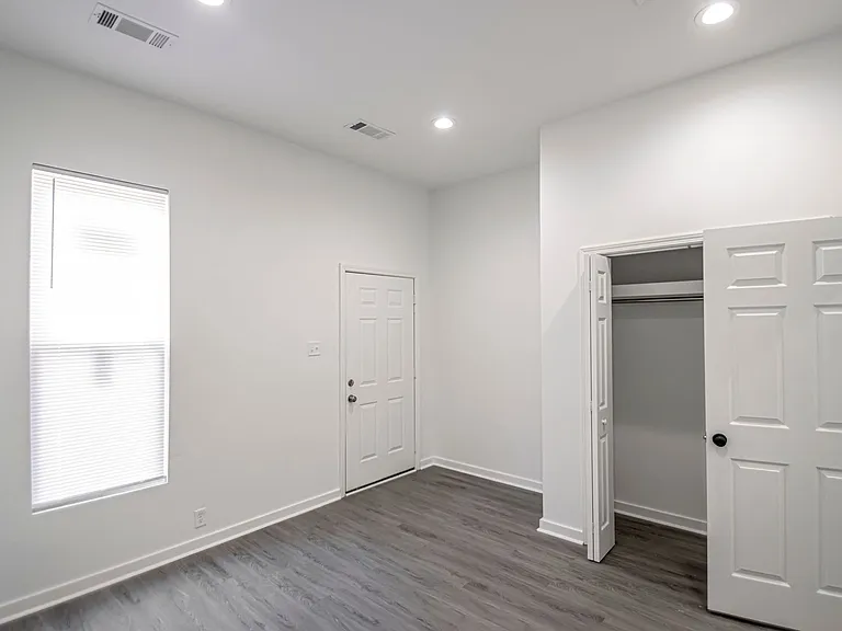 214 S Park Street — Photo 4