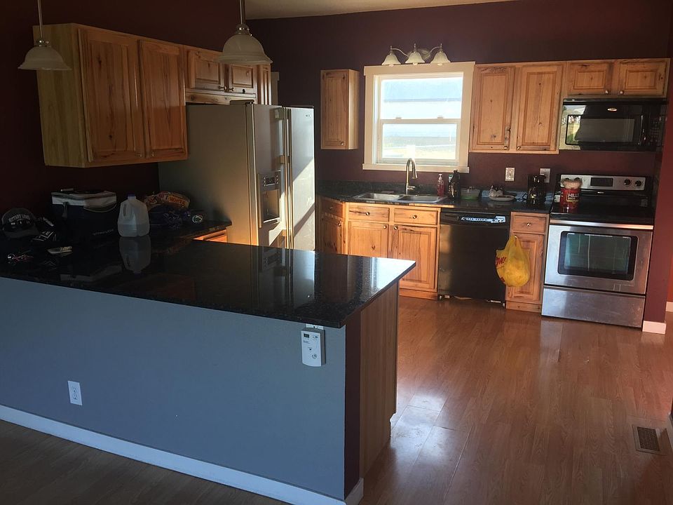 2nd image of 105 W Chestnut St